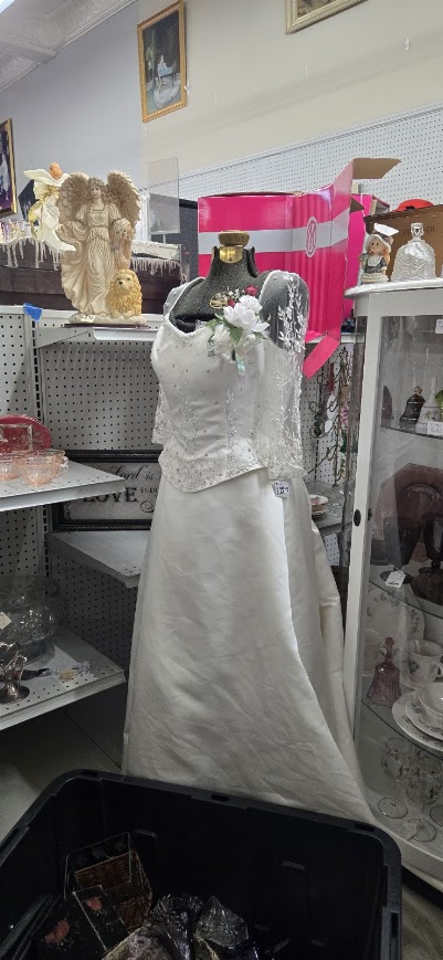 Bit O' Time Treasures, Grayson's Most Exciting Vendor Mall 20251119 151413